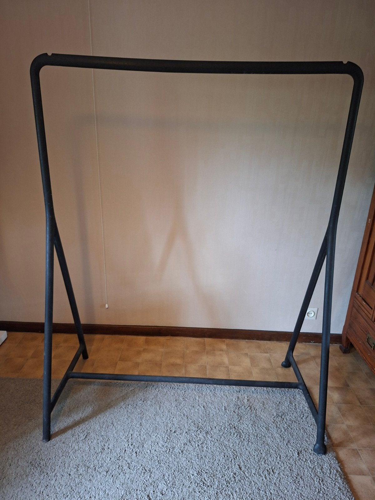 Rollend kledingrek IKEA, Ophalen