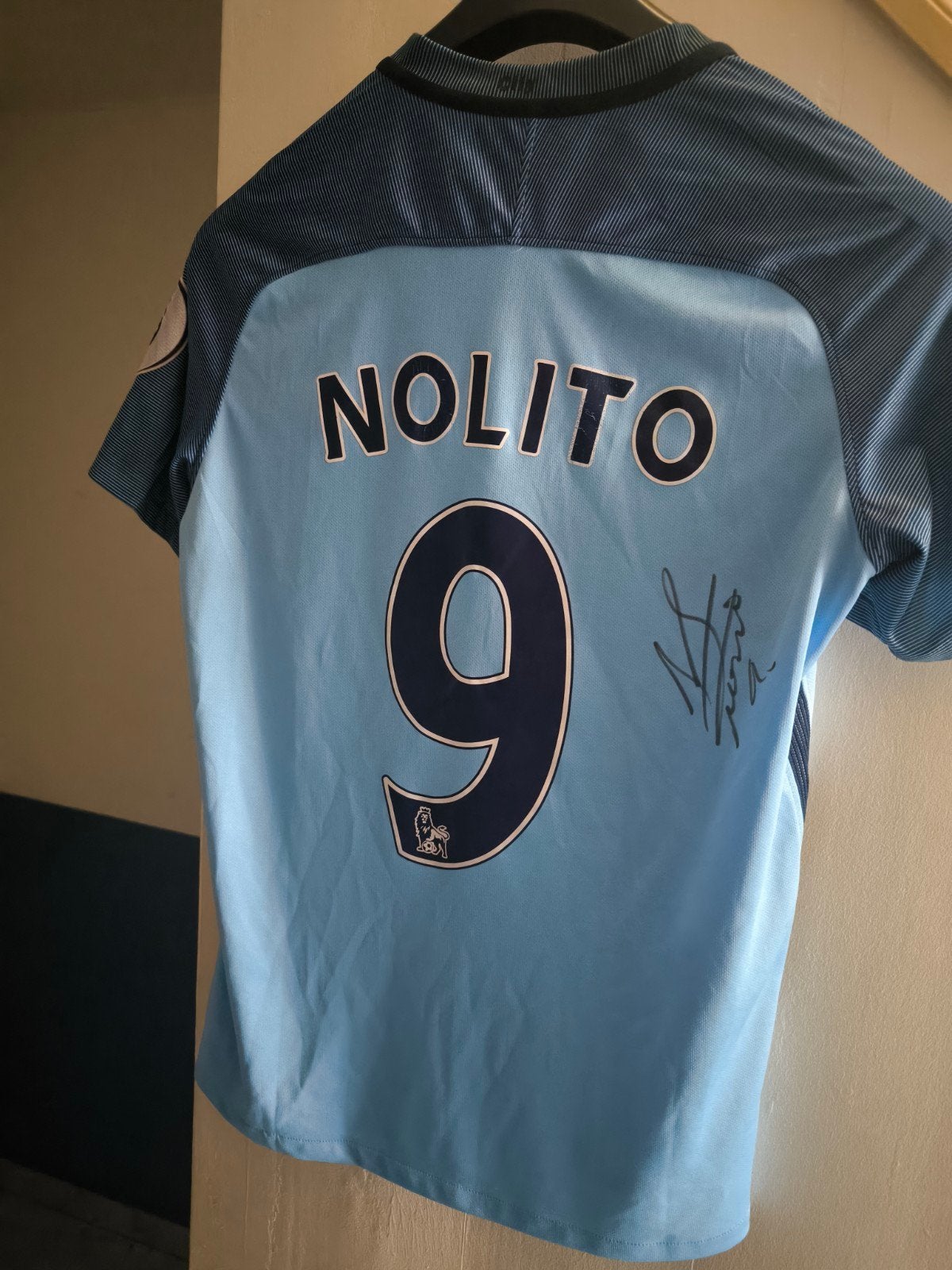Gesigneerd shirt nolito, Envoi, Maillot