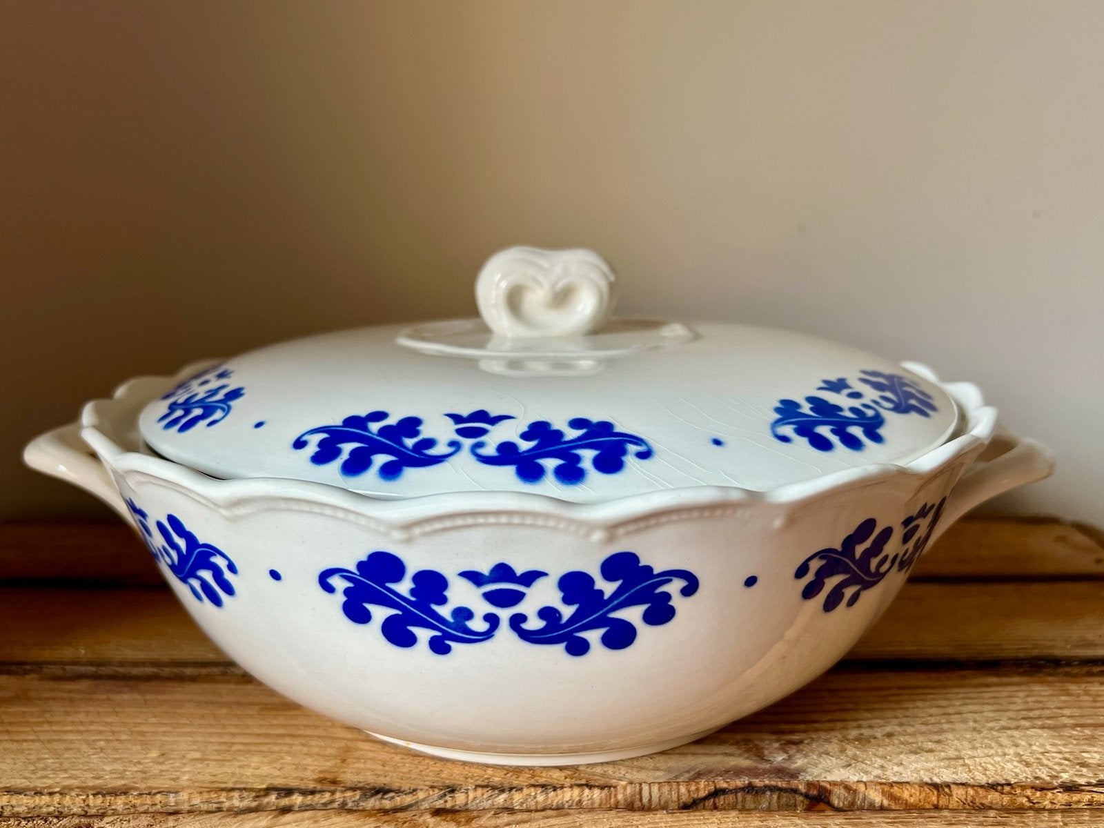 Vintage terrine dekschaal Boch Freres eikenblad soepkom, Antiek en Kunst, Ophalen of Verzenden
