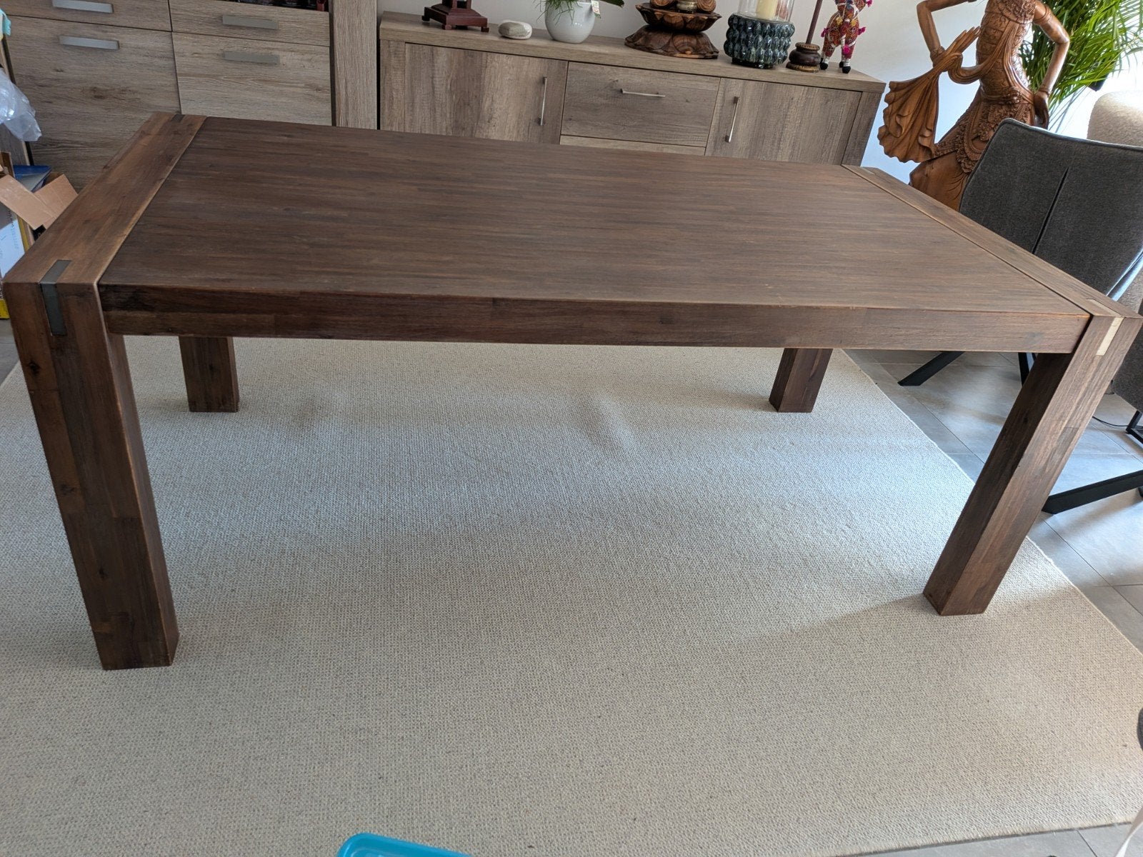 table à manger, Enlèvement