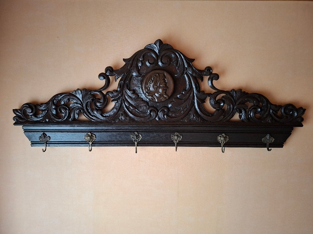 Porte-manteau ancien (138 cm) boiseries sculptées à la main., Enlèvement