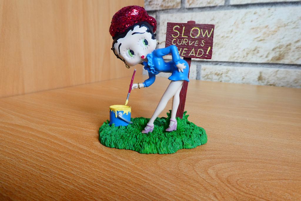 Betty Boop „Slow Curves Ahead” Bewerken. Beperkt tot 1999., Verzamelen, Beelden en Beeldjes, Ophalen of Verzenden, Nieuw, Mens
