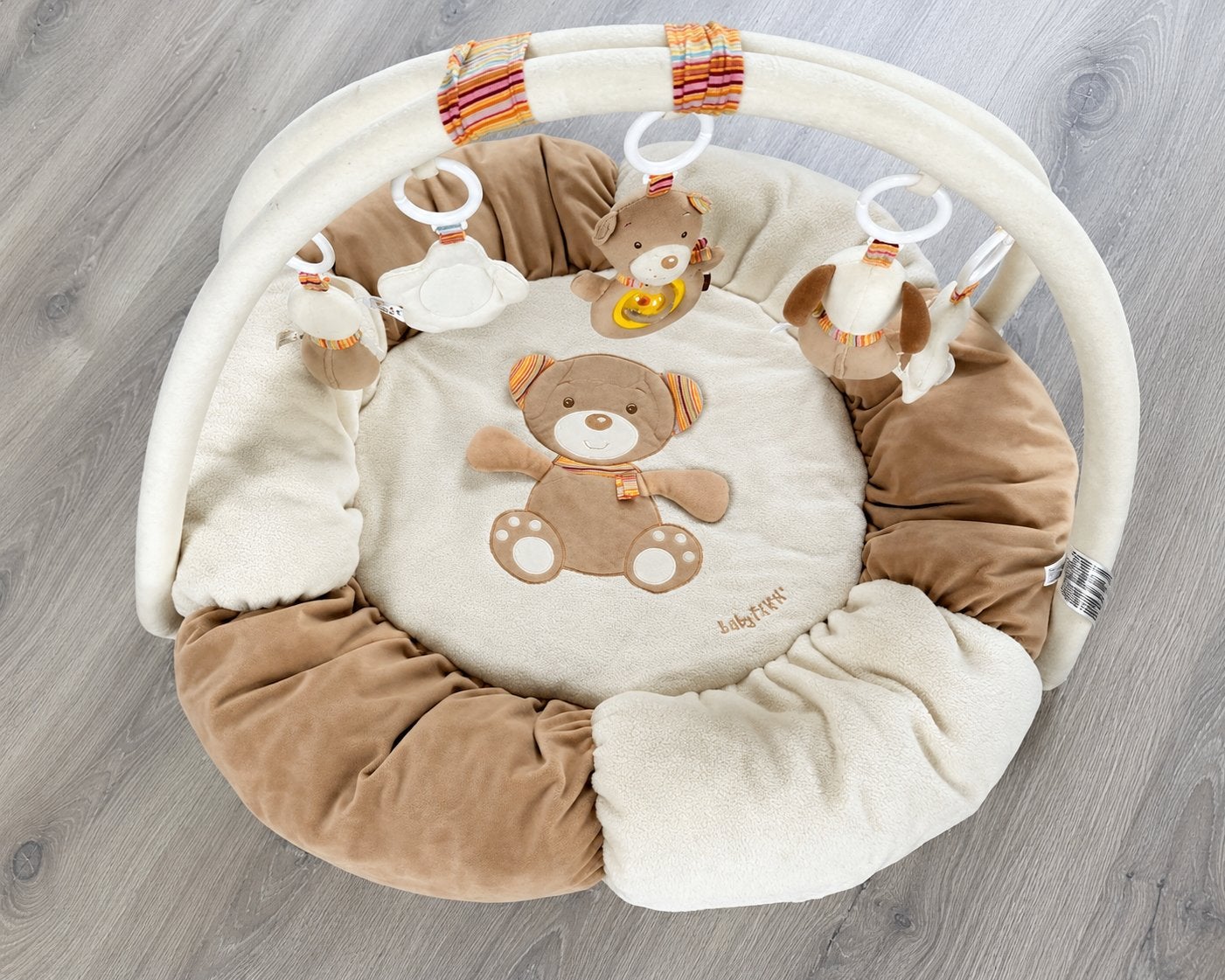 Nid de jeu pour bébé ou nid d'activités avec arche de jeu, Enfants & Bébés, Enlèvement, Comme neuf