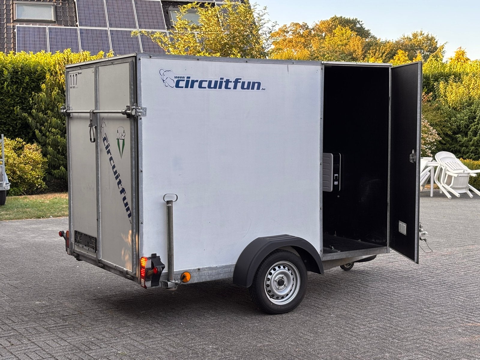 Gesloten aanhangwagen, Ophalen, Gebruikt