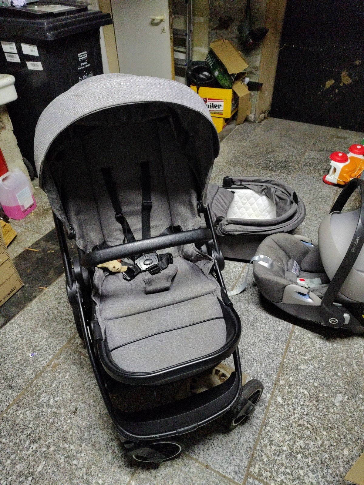 Poussette Cybex 3 en 1 (structure, nacelle, cosy, poussette, Enfants & Bébés, Autres marques, Pneus, Enlèvement, Utilisé