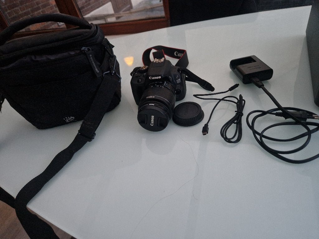 Canon EOS 100D + 18-55mm lens - volledige set, Audio, Tv en Foto, Ophalen, Gebruikt, Cameratas, Canon