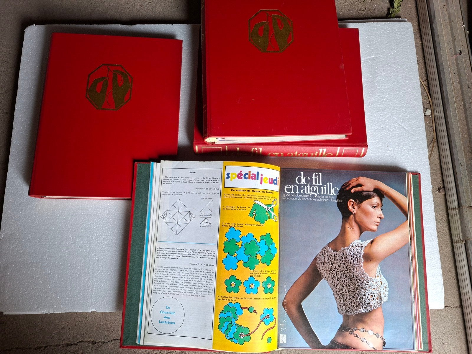 Lot de 4 classeurs couture de fil en aiguille