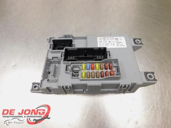 Boîte à fusibles d'un Opel Combo, -, Opel, 3 mois de garantie, Utilisé