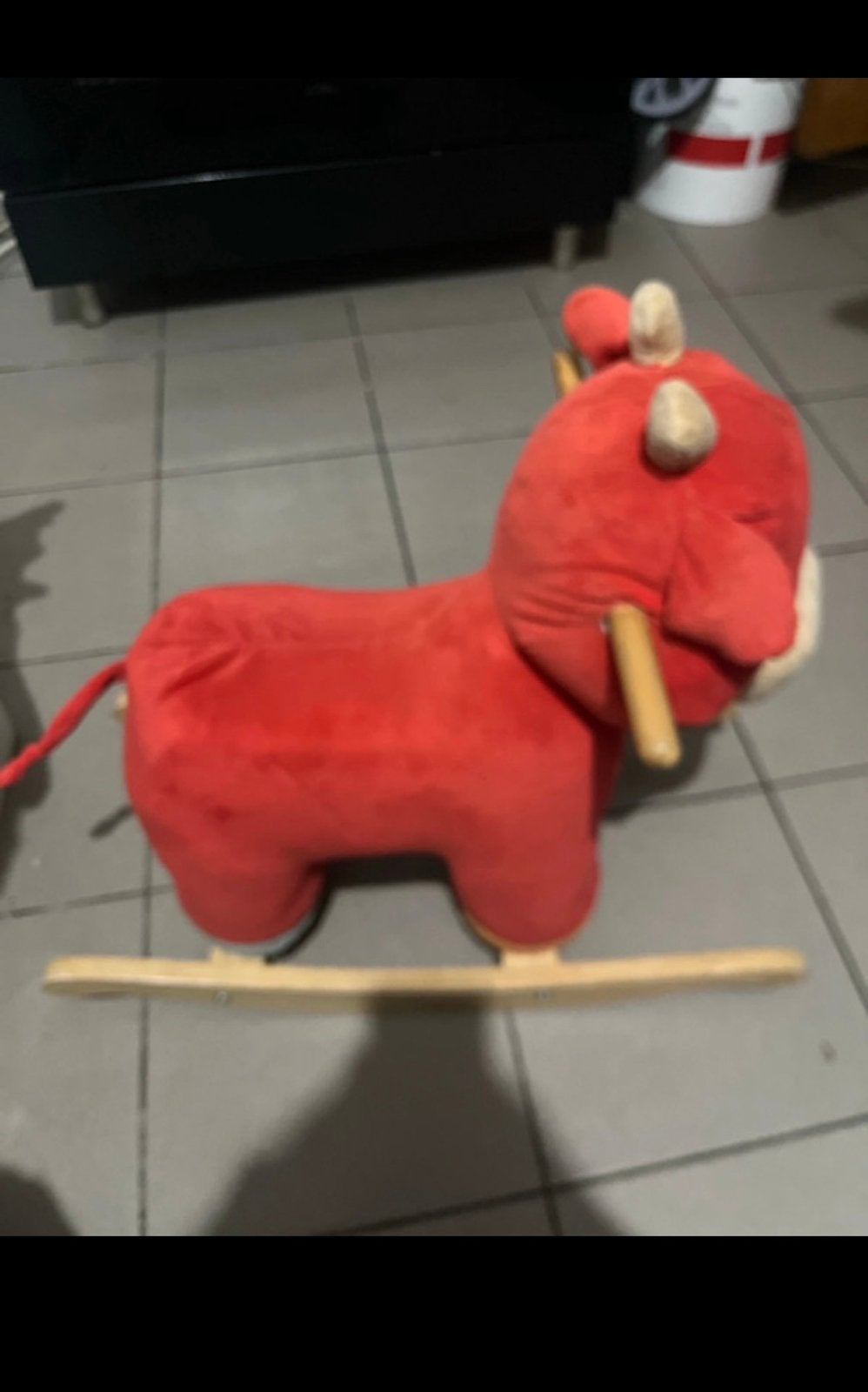 Minimi rood pluchen hobbelpaard met houten onderstel, Ophalen of Verzenden, Zo goed als nieuw