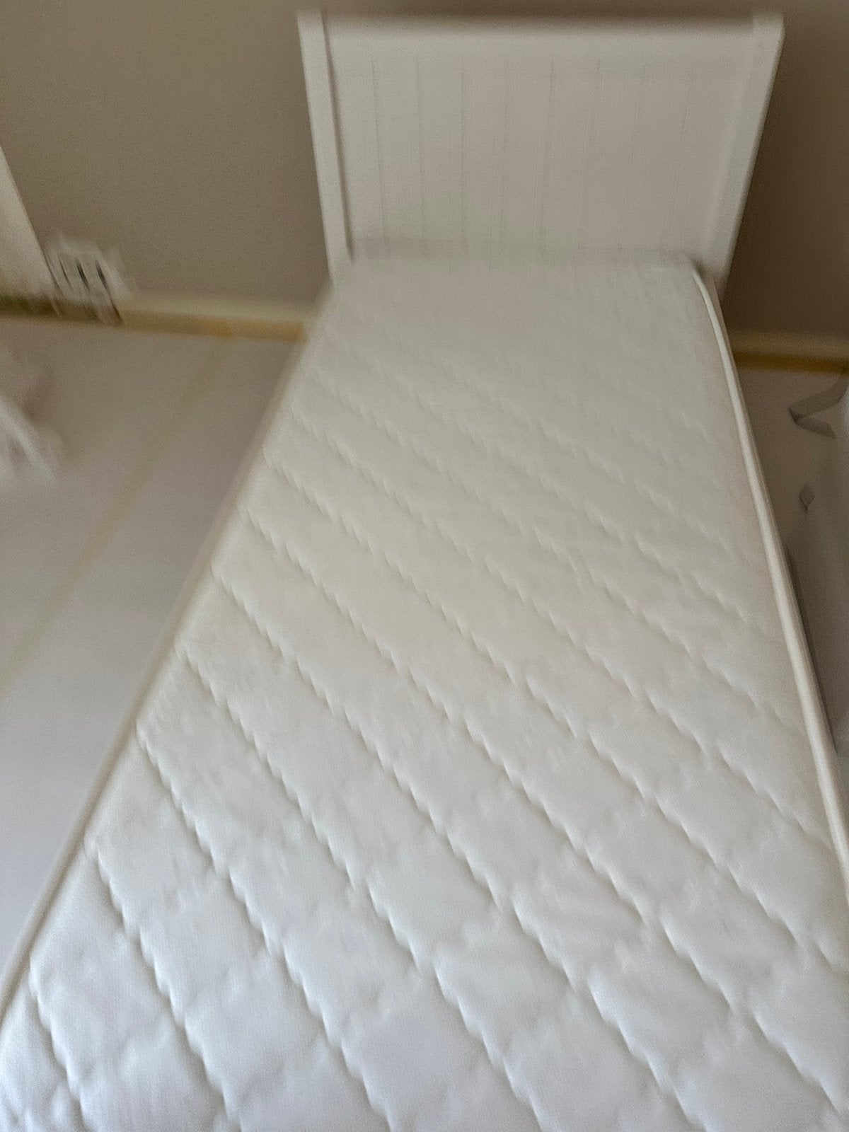 Eenpersoonsbed met lattenbodem, al dan niet met matras, Huis en Inrichting, Ophalen, Gebruikt, 90 cm, Eenpersoons