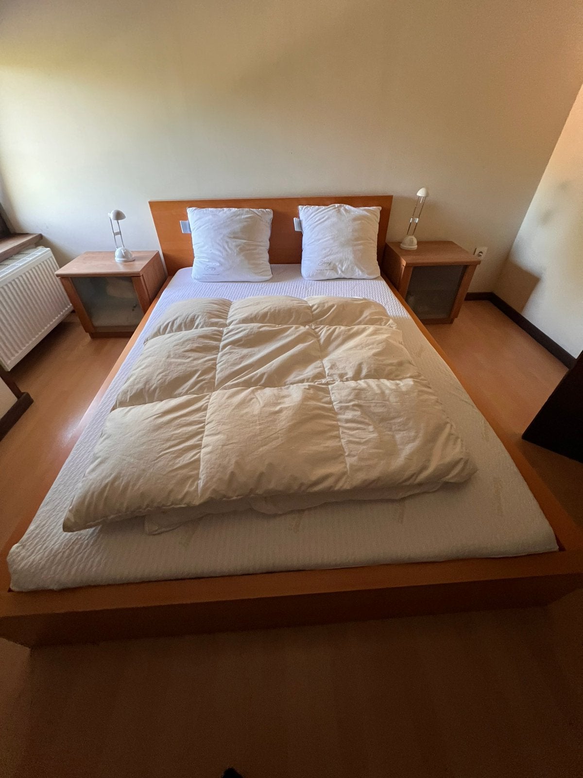Bed met matras en toebehoren, Huis en Inrichting, Ophalen, Zo goed als nieuw