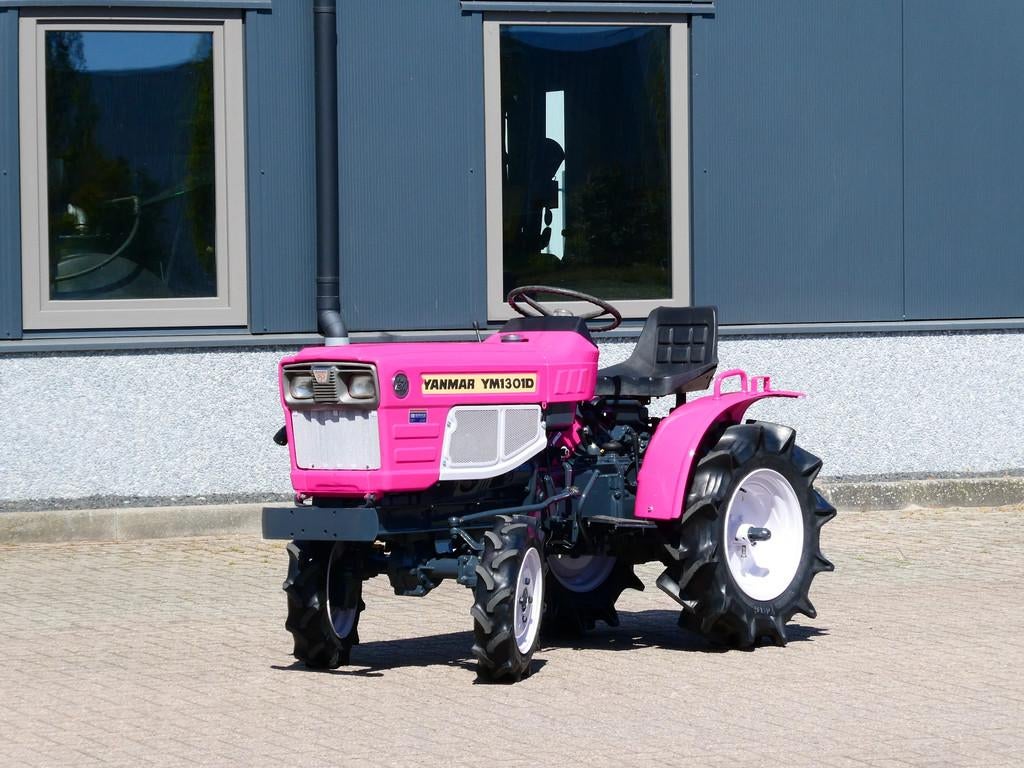 Yanmar YM1301 4wd / 923 Draaiuren / Pink Edition, Overige merken, Gebruikt, De Maalstroom 3
8255 RN  Swifterbant, VM Service