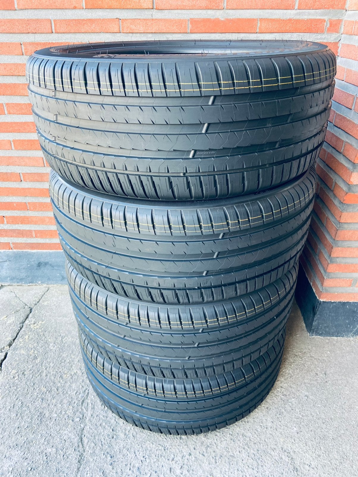 4 nieuwe 255/45/20 105W XL Michelin Pilot Sport EV banden!, Auto-onderdelen, Banden en Velgen, Ophalen, 255 mm, Nieuw, Band(en)