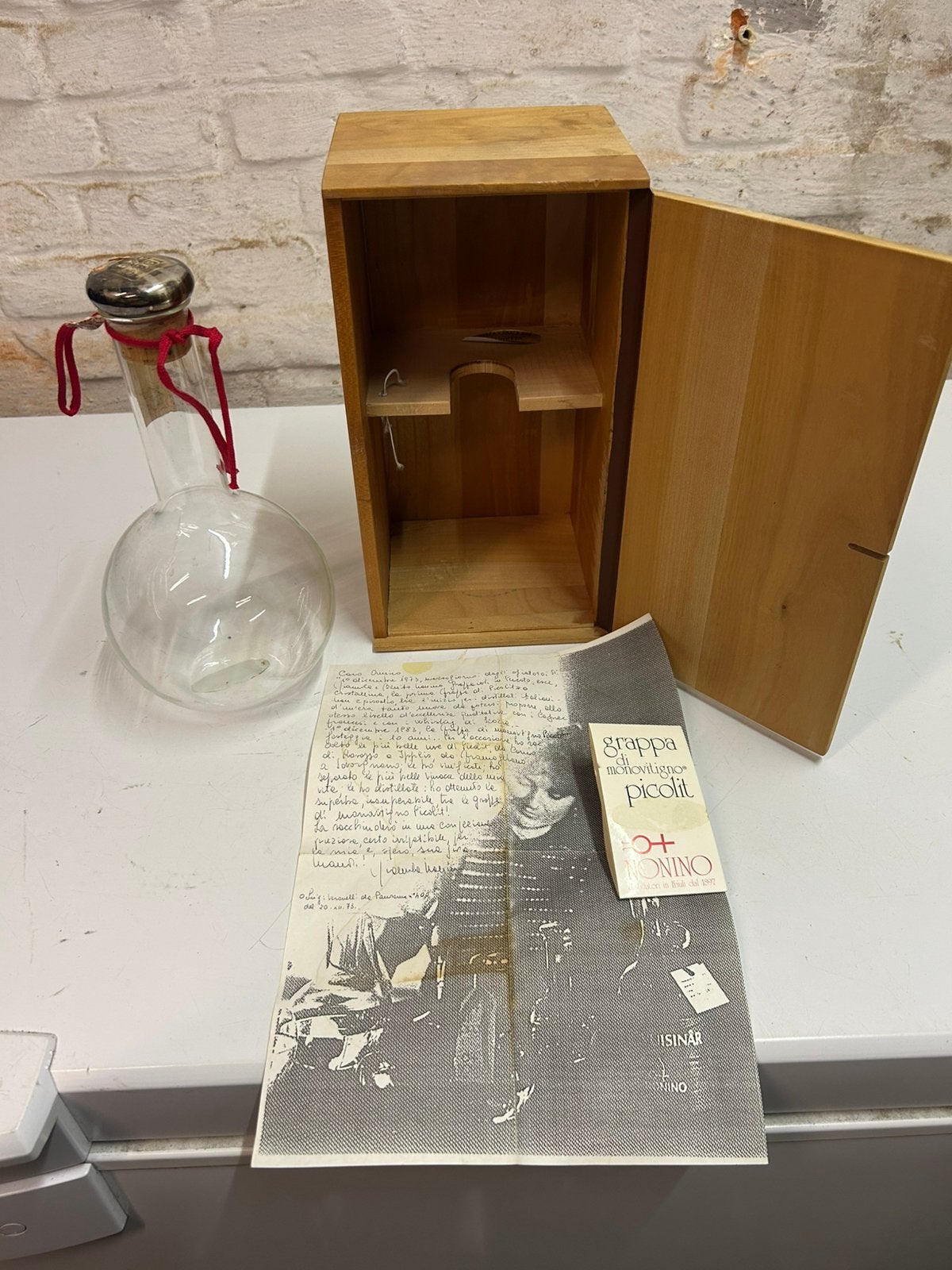Coffret vintage Nonino Grappa Picolit – 1973–1983, Enlèvement