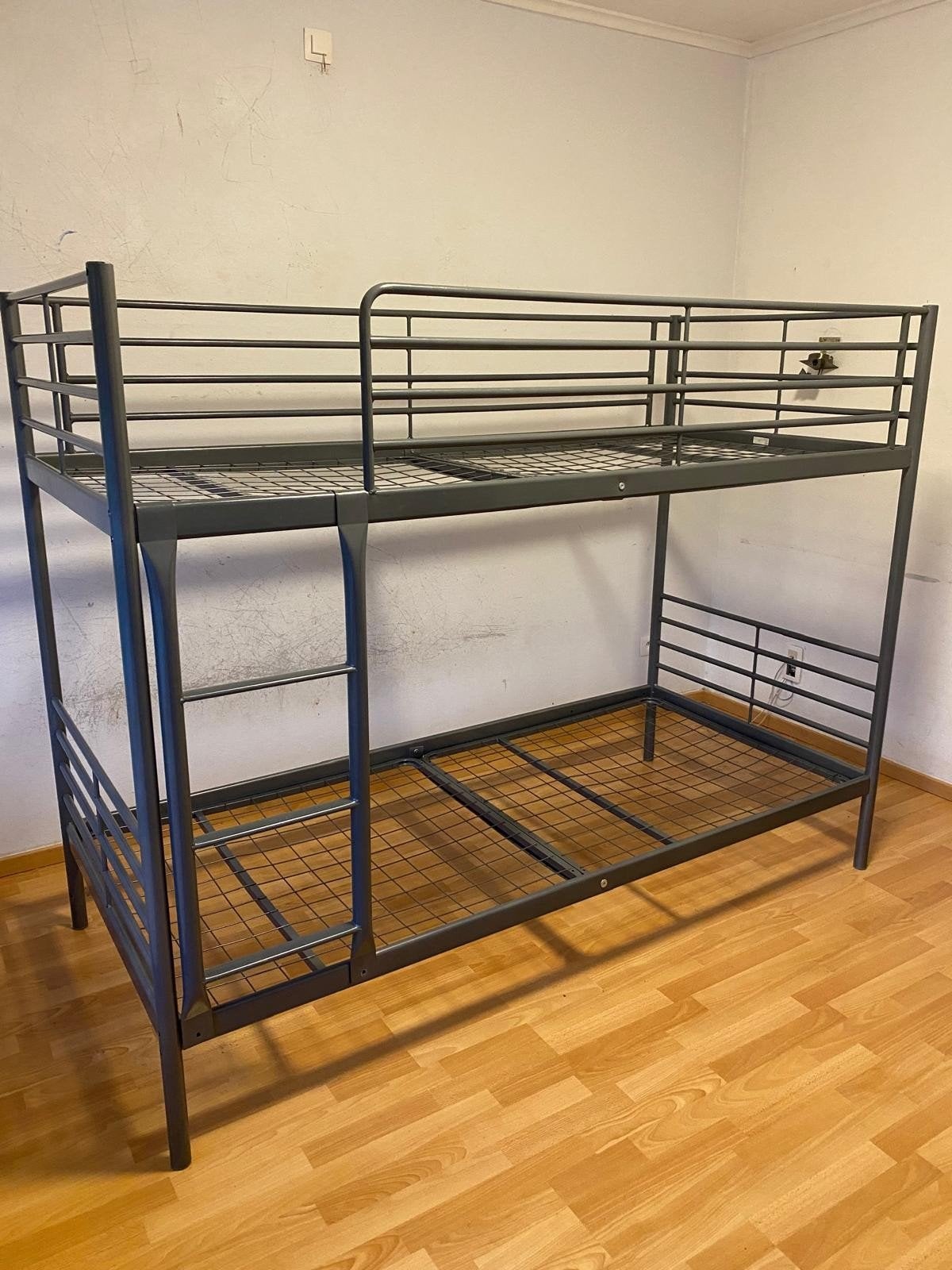 metalen stapelbed, Ophalen