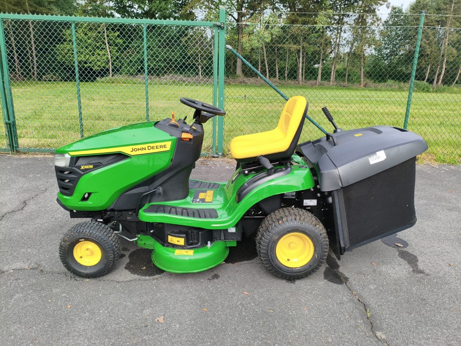 John Deere x147r zitmaaier in nieuwstaat (slechts 15u), Ophalen, John deere, Nieuw, 90 tot 120 cm