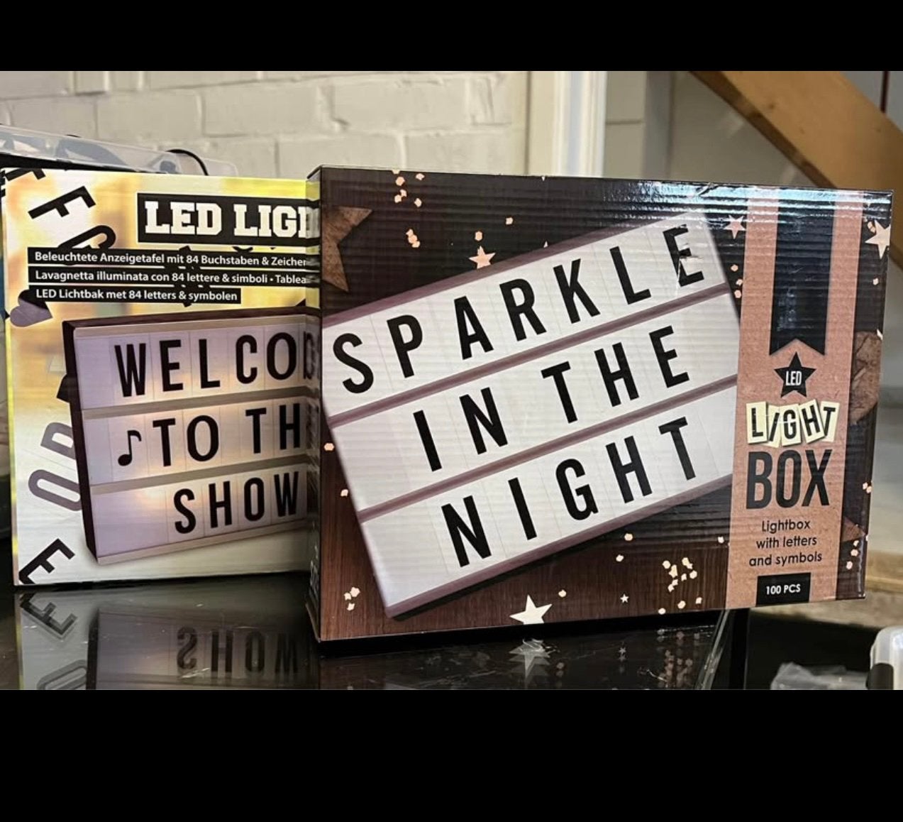 Lightbox, Enlèvement