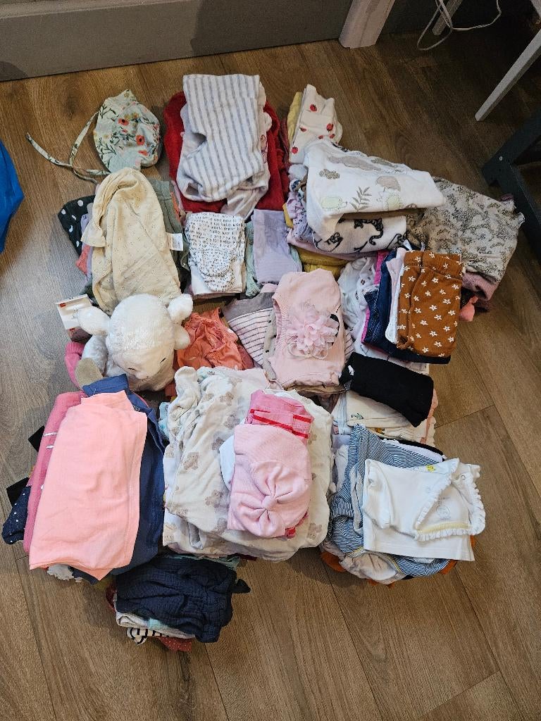 Groot pakket kleding/ spullen baby meisjes, Ophalen, Gebruikt, Maat 56