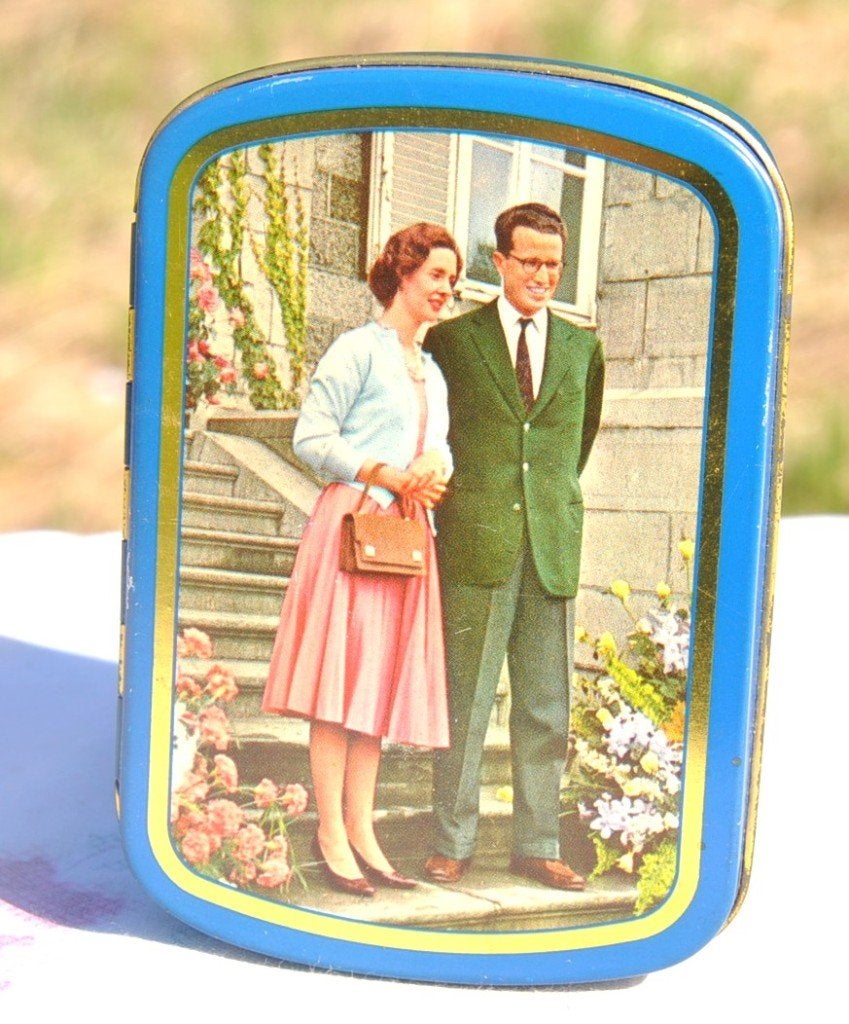 boite a cigarette en metal SM Roi baudouin et reine fabiola, Enlèvement ou Envoi, Utilisé, Boite à tabac ou Emballage