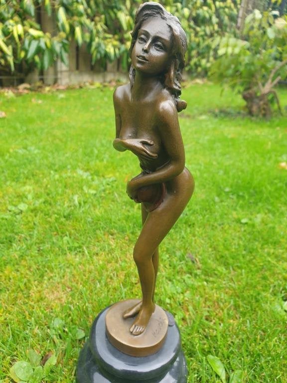 Bronzen beeld van een pikante , erotische vrouw, Antiek en Kunst, Ophalen of Verzenden, Beeld, Vrouw
