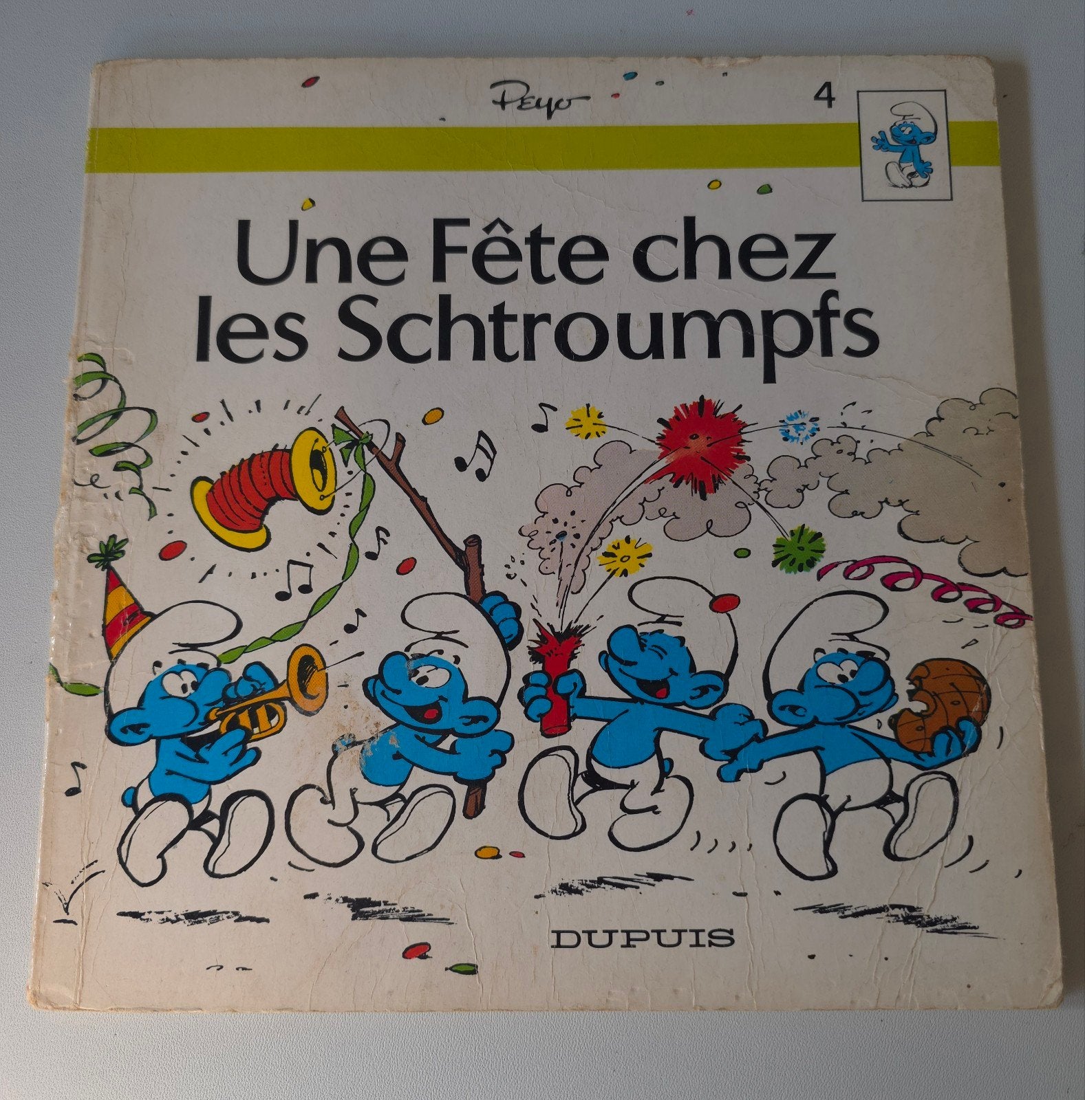 Ancien livre vintage Une Fête chez les Schtroumpf, Verzamelen, Smurfen, Verzenden, Gebruikt, Verschillende Smurfen, Stripboek
