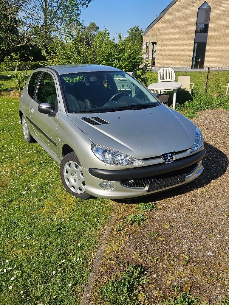 Peugeot 206, Achat, Boîte manuelle, Entretenue par le concessionnaire, 5 places