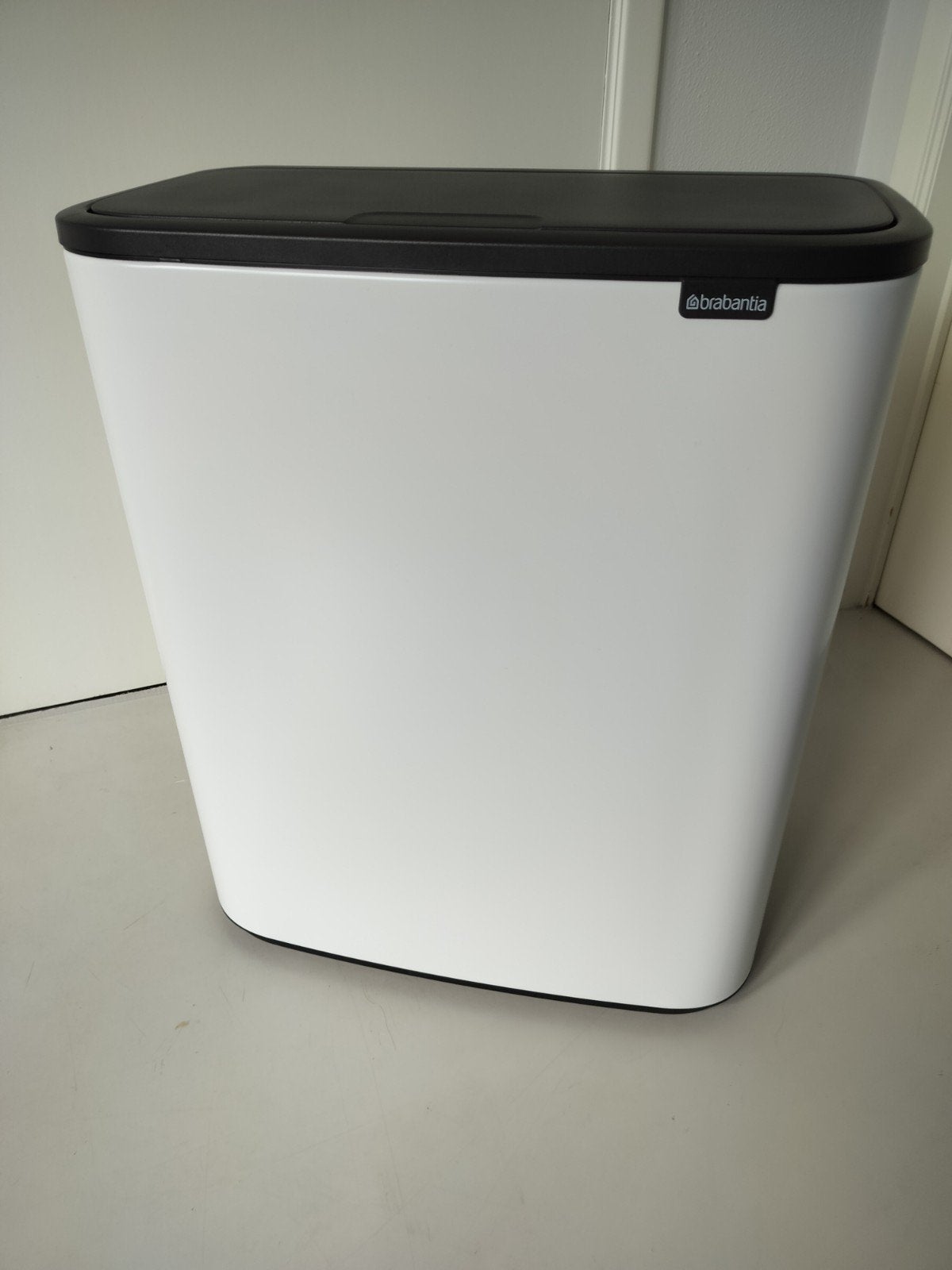 Brabantia Touch blanc 2x30 litres nouveau !, Neuf, Enlèvement ou Envoi, 40 litres ou plus, Métal