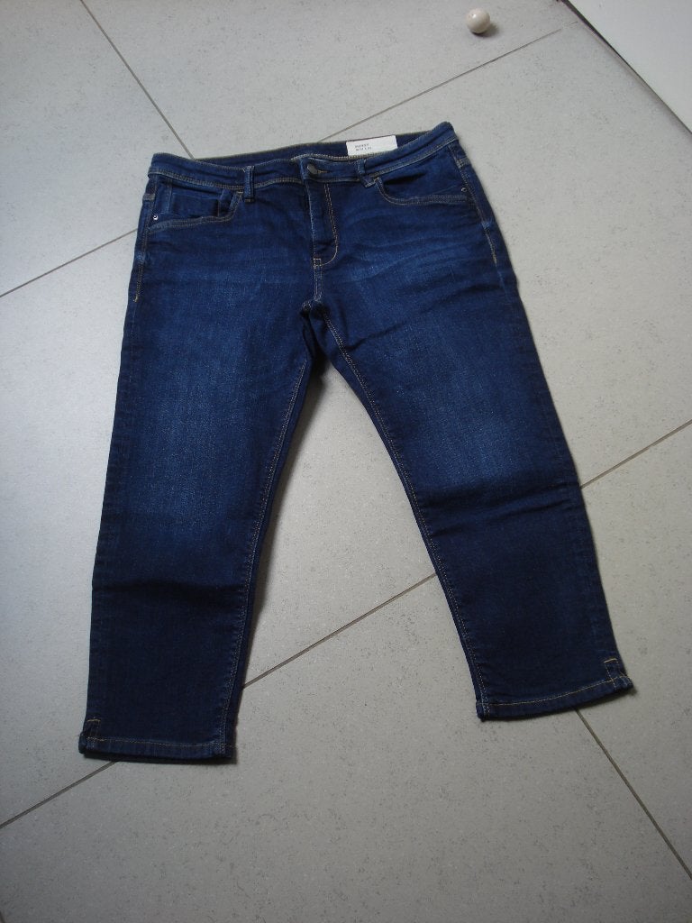 Esprit jeanskniebroek, dames. mt 31, Blauw, Ophalen of Verzenden, Zo goed als nieuw, W30 - W32 (confectie 38/40)
