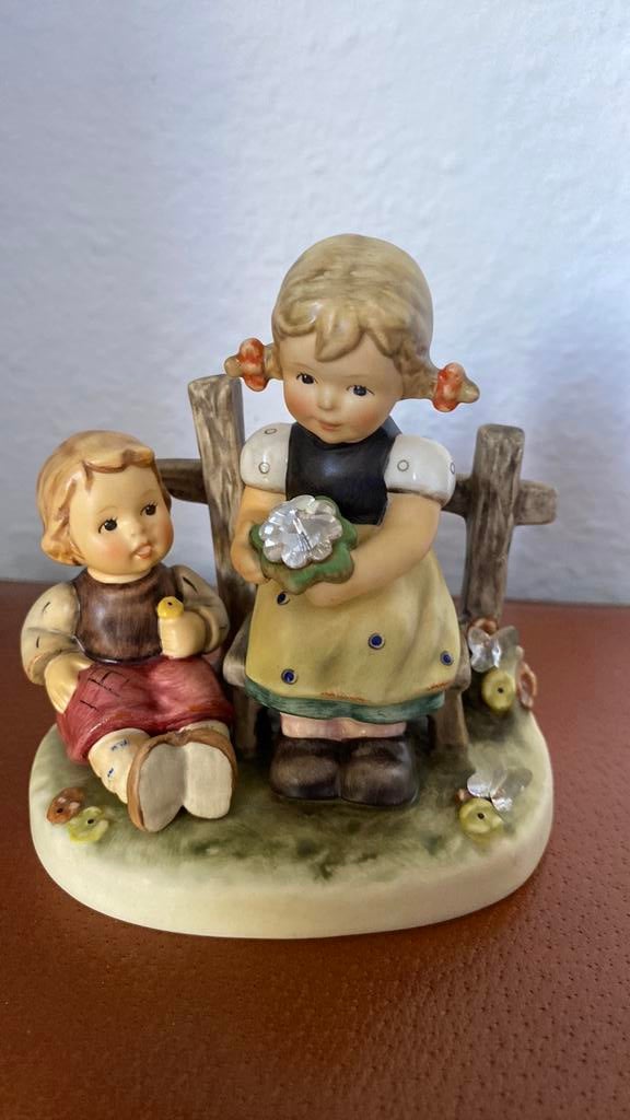 Hummel  nr 2284 met Swarovski, Verzamelen, Beelden en Beeldjes, Ophalen of Verzenden, Zo goed als nieuw, Hummel