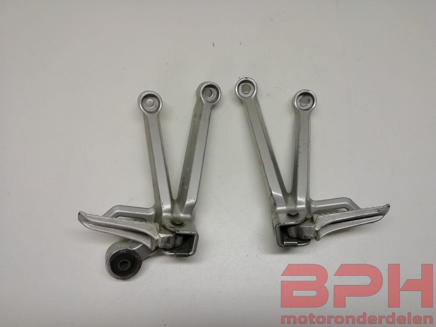 Duo voetsteunen Suzuki GSX-R 600 750 K4 - K5 2004 t/m 2005 v, Gebruikt, -, -, Ophalen of Verzenden