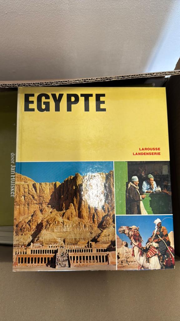 vintage Larousse landenserie, Boeken, Atlassen en Landkaarten, Ophalen, Zo goed als nieuw, Italië