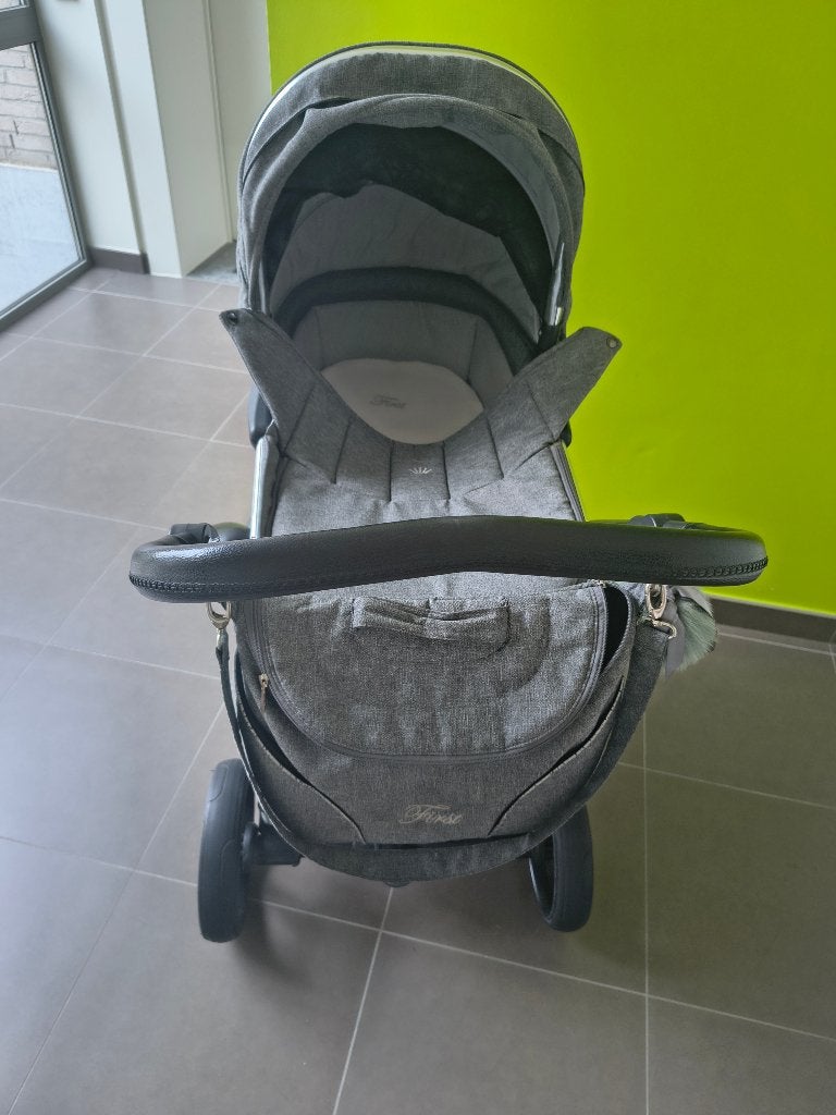 FIRST kinderwagen met draagmand en zitgedeelte buggy, Kinderen en Baby's, Ophalen, Gebruikt, Kinderwagen