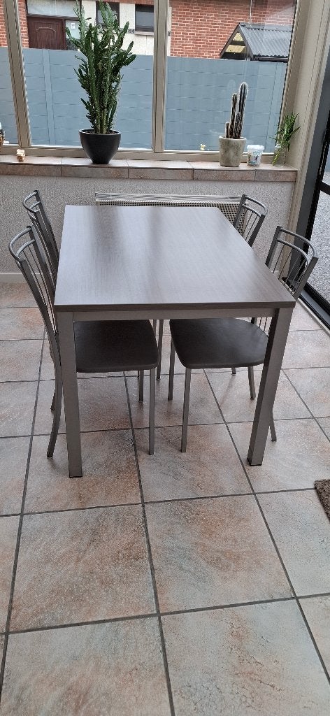 table de cuisine, Quatre personnes, Métal, Comme neuf, Enlèvement