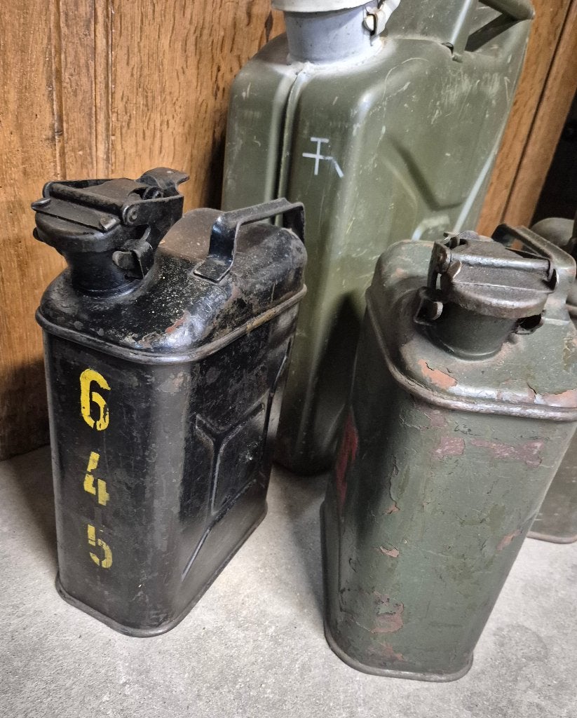 4 jerrycans, Verzamelen, Militaria | Algemeen, Ophalen