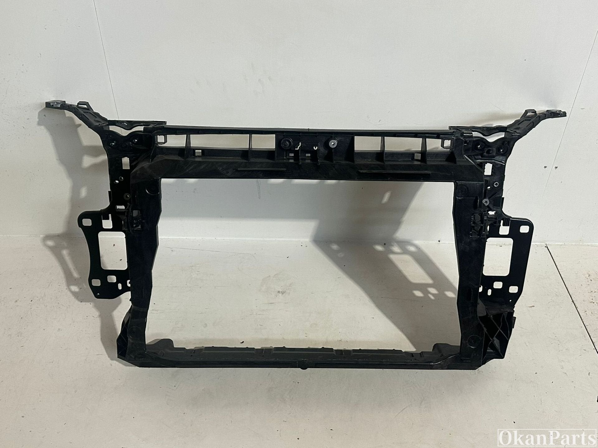 Audi Q3 83A F3 voorfront 83A805594J, Gebruikt, Voor, AUDI AG, Auto-Union-Strasse 1
85045  Ingolstadt, DE