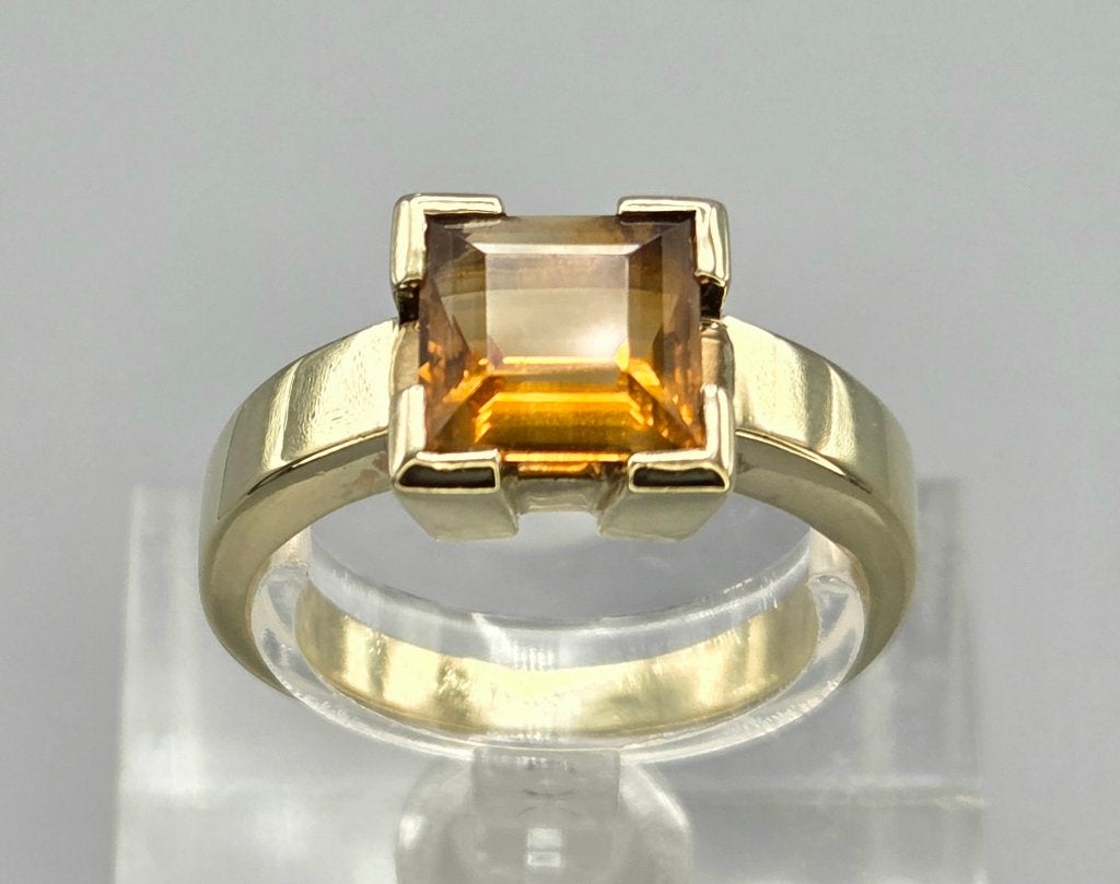 Gouden Vintage ring met edelsteen citrien. 2026/382, Ophalen of Verzenden, Goud, Ring, Met edelsteen