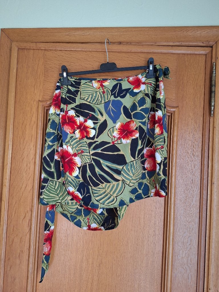 jupe courte portefeuille bariolée - taille 42, Vêtements | Femmes, Jupes, Taille 42/44 (L), Autres couleurs, Comme neuf, Enlèvement