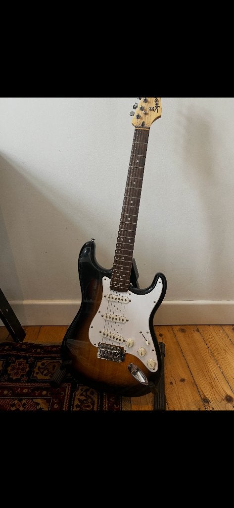 Gitaar Squier, Muziek en Instrumenten, Ophalen, Fender, Met versterker, Zo goed als nieuw