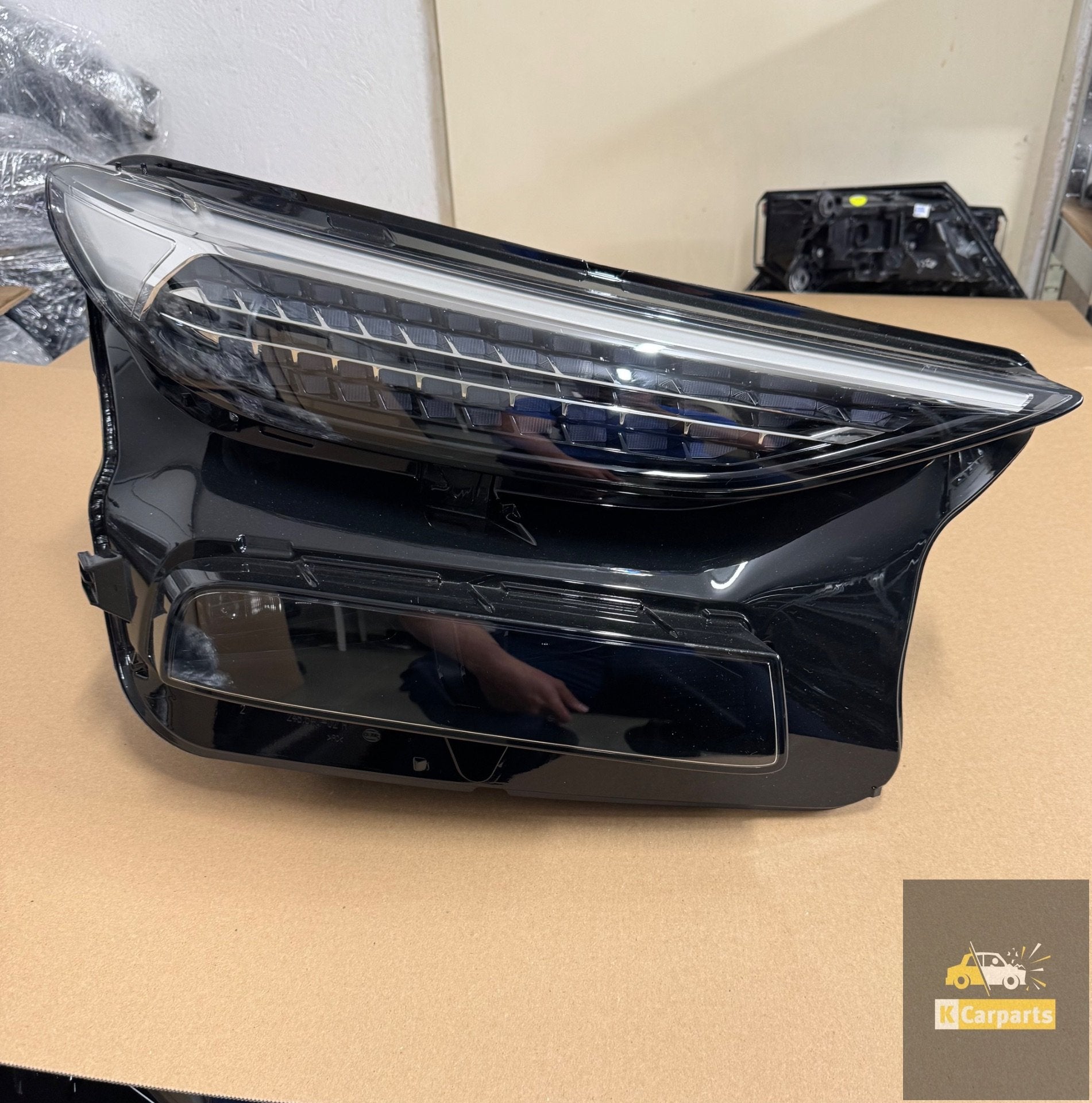 Audi Q6 SQ6 E-tron Koplamp Links Voor Full LED Matrix 1EX015, AUDI AG, Auto-Union-Strasse 1
85045  Ingolstadt, DE, Audi, Utilisé