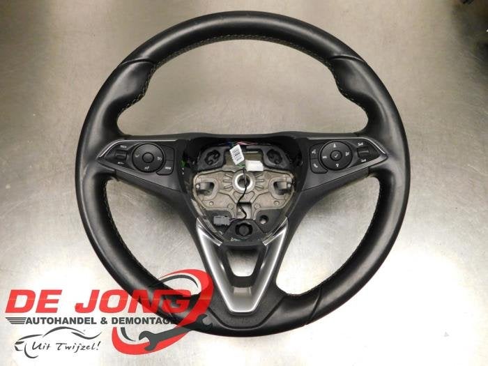 Stuurwiel van een Opel Crossland X, Gebruikt, -, -, Opel
