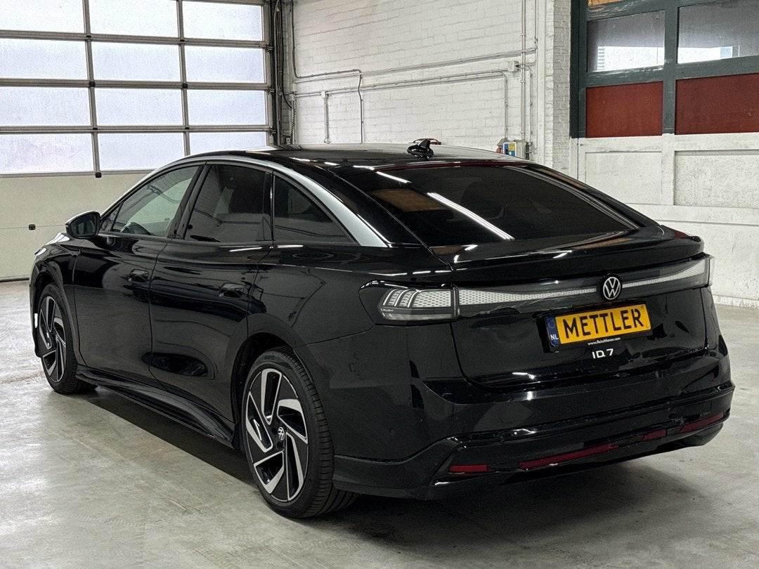 Volkswagen ID.7 Pro Limited Edition 77 kWh | Harman Kardon |, Auto's, Automaat, Gebruikt, Beige, Zwart
