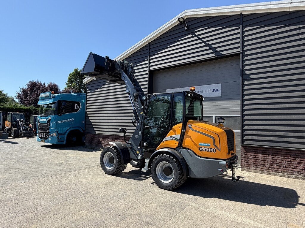 Giant G5000 shovel NIEUW giekvering €1130 LEASE, Tobroco, Info@tobroco.nl, Sprendlingenstraat 57
5061 KM  Oisterwijk, NL, Chargeuse sur pneus ou Chouleur