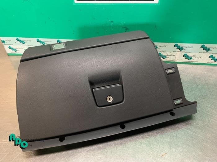 Dashboardkastje van een Volvo V50, Gebruikt, -, -, Ophalen of Verzenden