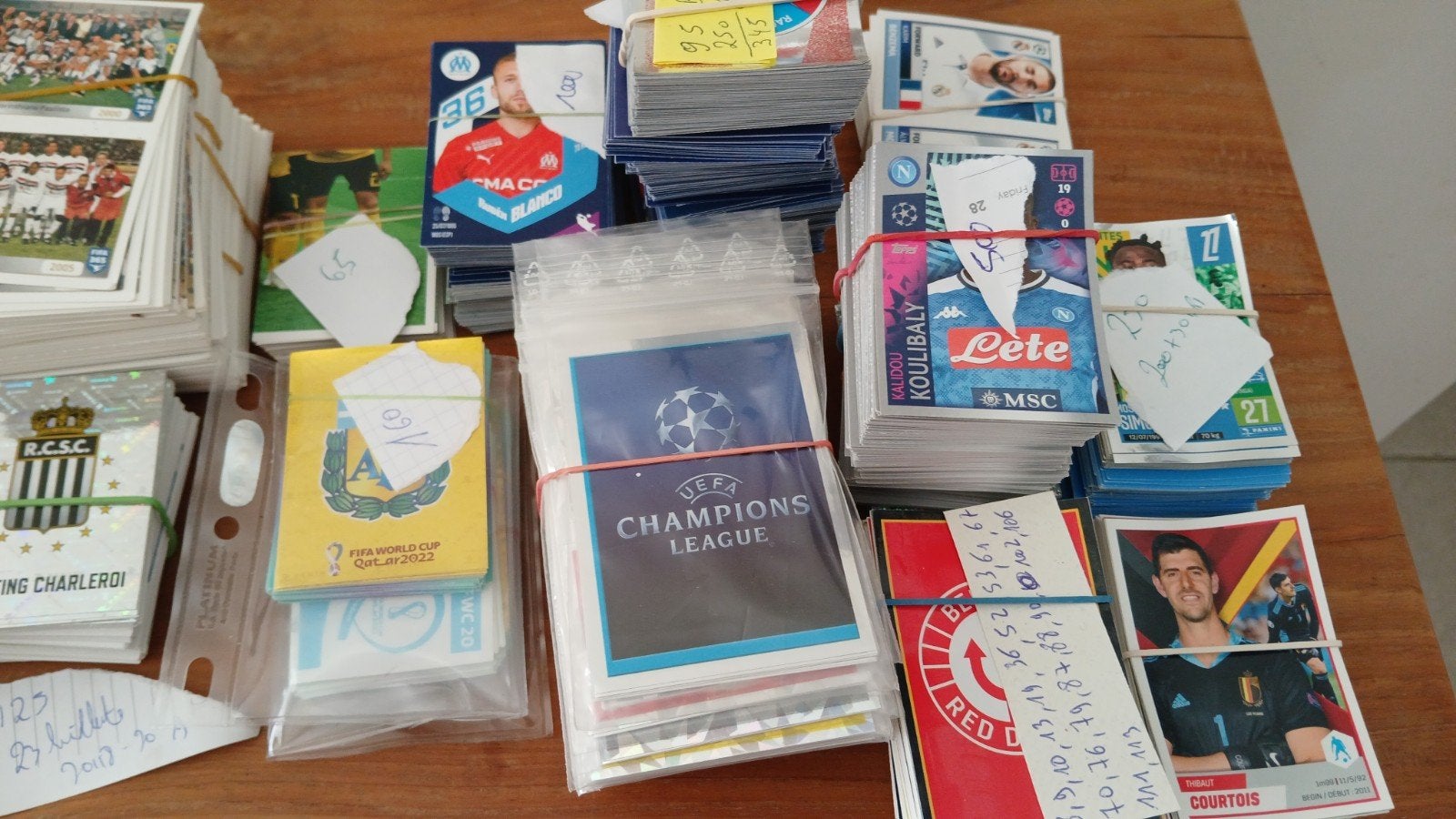 panini lot de sticker neuf differente competition, Hobby & Loisirs créatifs, Enlèvement ou Envoi, Neuf, Plusieurs autocollants