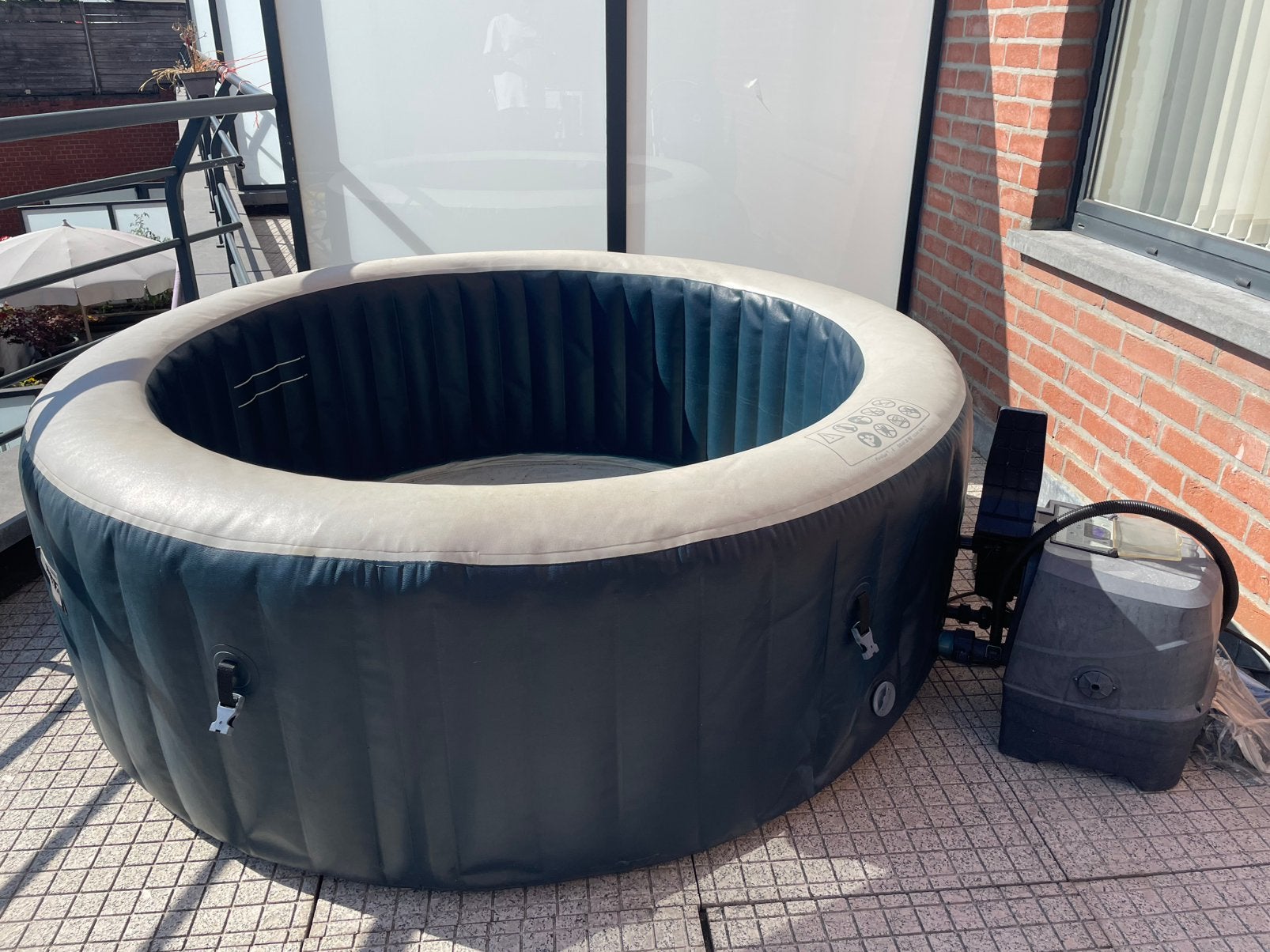 Jaccuzi spa, Tuin en Terras, Ophalen, Zo goed als nieuw
