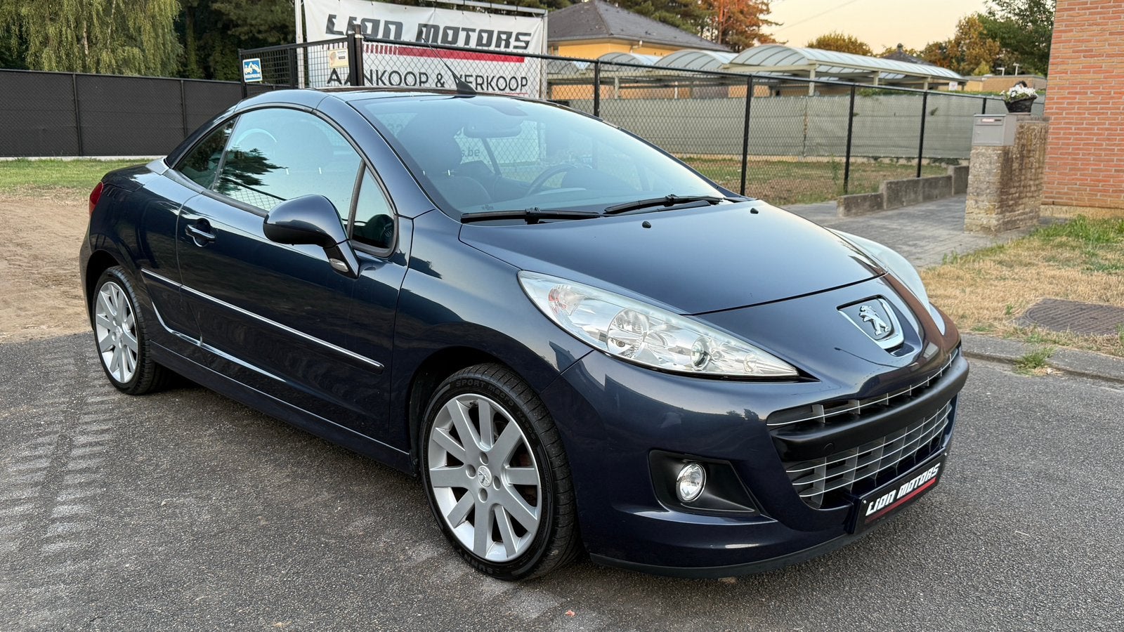 Peugeot 207cc 1.6 İ | Sport Cabrio | Zeer Nette Staat |, Auto's, Peugeot, Stof, Zwart, 4 cilinders, Cabriolet