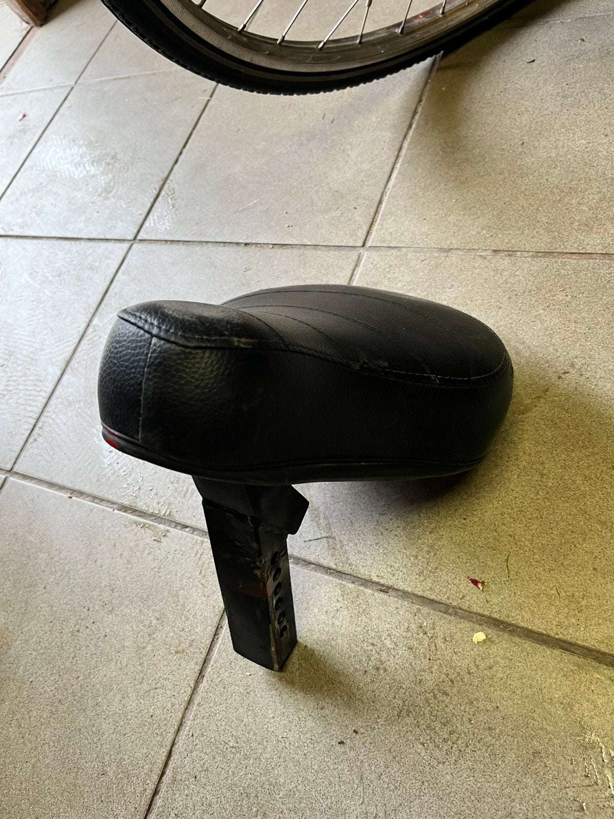 Tomos zadel, Ophalen, Zo goed als nieuw