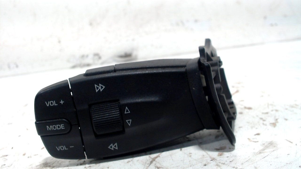 Radio bediening Seat Ibiza, Autos : Divers, Enlèvement ou Envoi, Van der Ven Autorecycling B.V., Onderdelen@venauto.nl, Ettenseweg 76, 4706 PB Roosendaal, The Netherlands