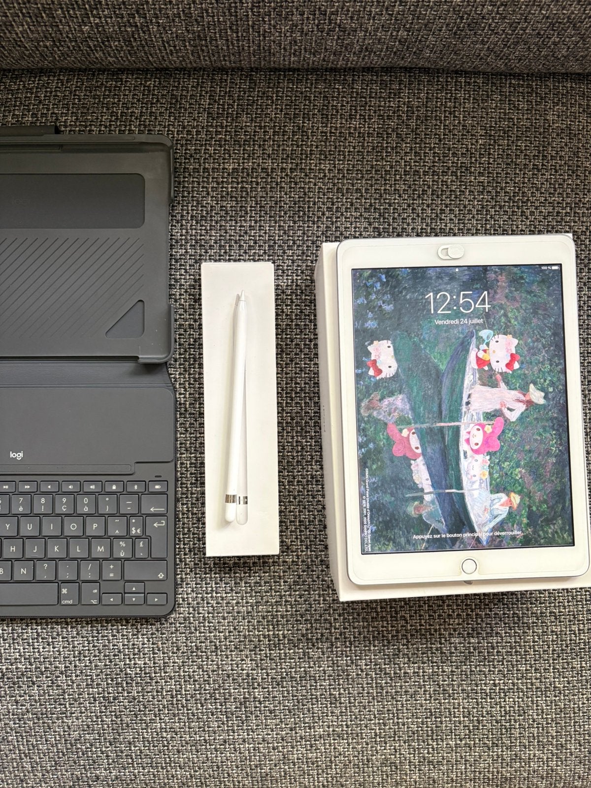Ipad + Apple pencil + pochette clavier, Computers en Software, Apple iPads, Zo goed als nieuw, Apple iPad, 10 inch, 32 GB, Grijs