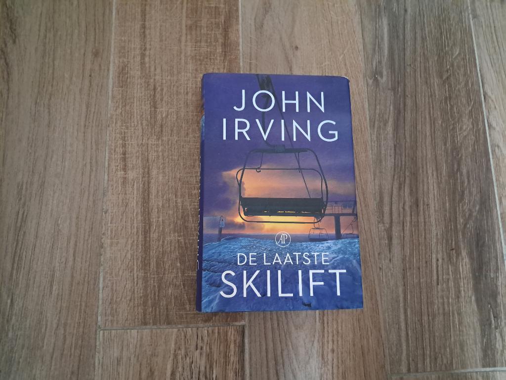 BOEK " JOHN IRVING ", Zo goed als nieuw, Nederland, John Irving, Ophalen of Verzenden